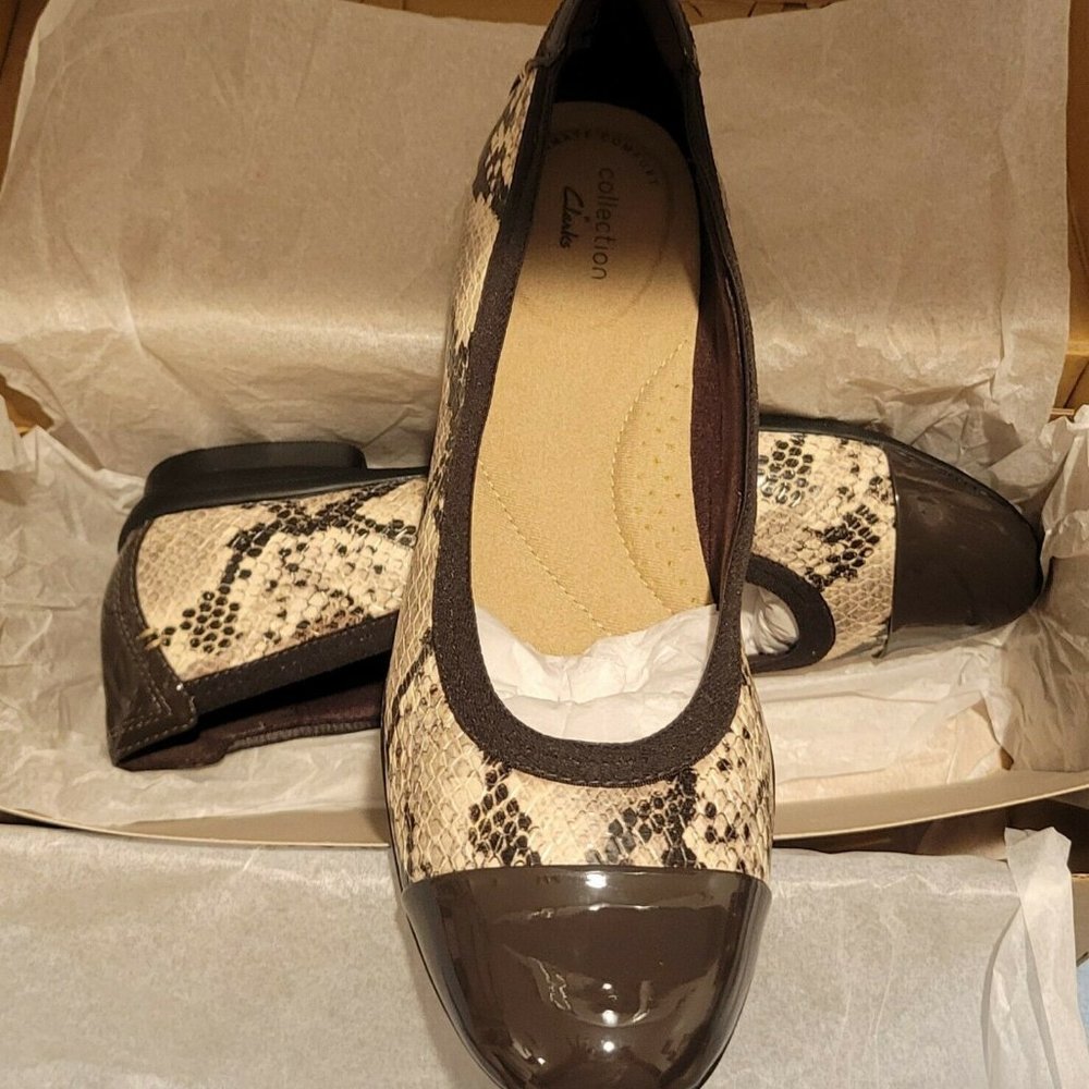 size 8. 5 Clarks Cap-Toe Flats Taupe Snake Sara Orchid BNIB